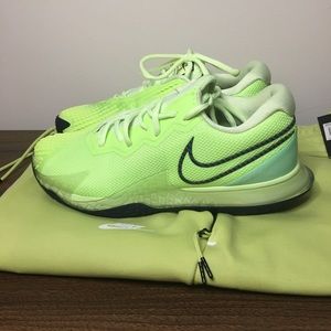 Sold Nike shoes for men/   Brand new